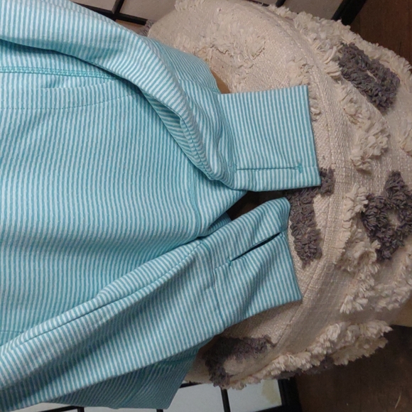 Hoody Pullover with thumb hole sleeves - Picture 5 of 6